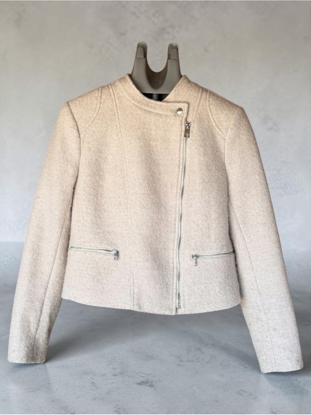 Banana Republic Ivory Bouclé Moto Jacket Asymmetrical Zip - Picture 2 of 11